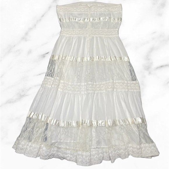 TWO OF US New York Boho Embroidery Lace White Dress - Picture 2 of 7